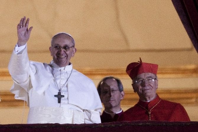 Trzech papieży, jeden program