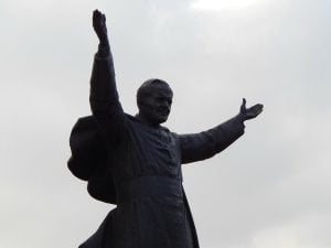 Abp Mokrzycki: Jan Paweł II pokazał wkraczanie w świętość