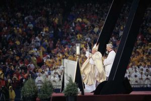 Abp Mokrzycki: Jan Paweł II - święty bardziej realny