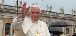Benedykt XVI weźmie udział w kanonizacji swych poprzedników?