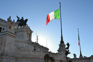 CBOS: najbardziej lubimy Włochów, spada sympatia dla Rosjan
