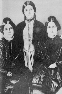 Siostry Fox, od lewej: Margaret Kate i Leah