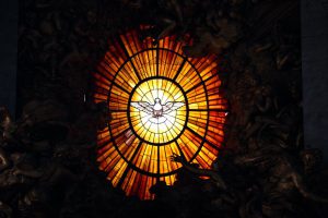 Kim jest Duch Święty? 7 biblijnych faktów