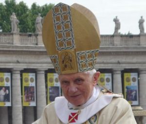 Papież Benedykt XVI abdykuje!