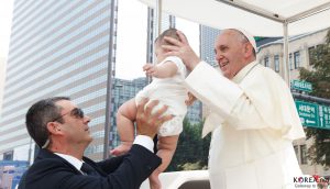Papież Franciszek: Nie można kwestionować wartości rodziny!