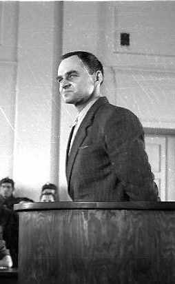 Witold Pilecki podczas sk³adania zeznañ