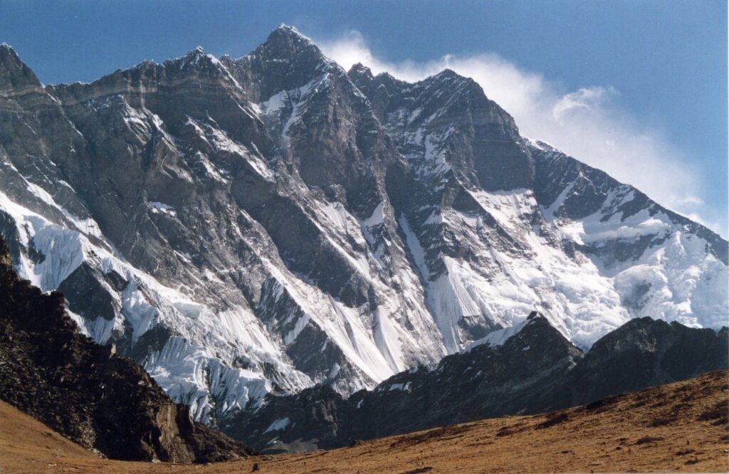 Południowa ściana Lhotse na której zginął Jerzy Kukuczka | Fot. Uwe Gille/Wikipedia