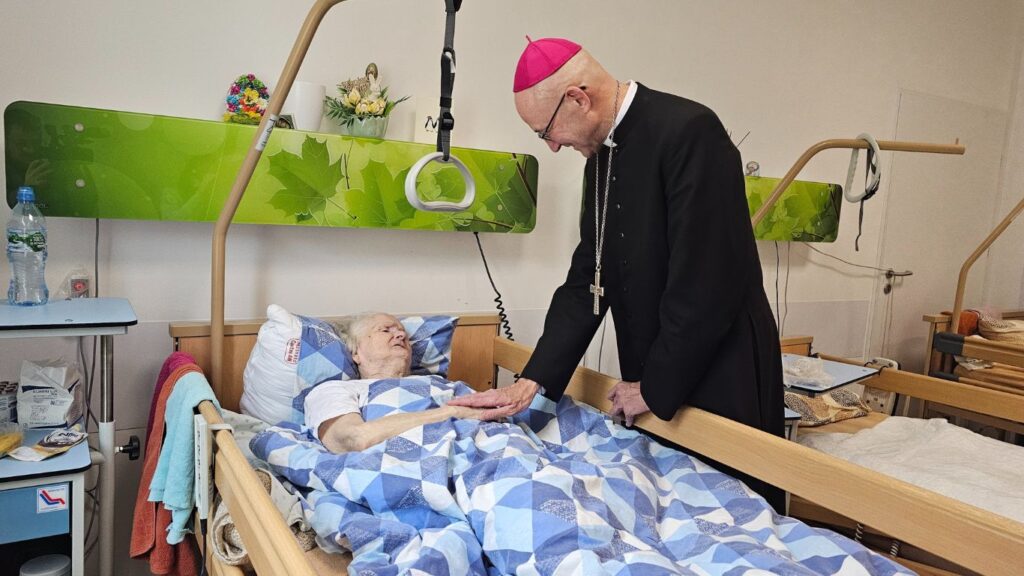 abp Adrian Galbas w hospicjum