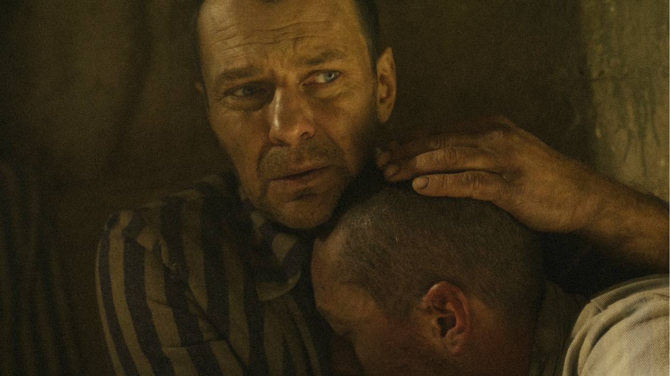 Film o św. Maksymilianie Kolbem nagrodzony! „Triumf serca” z Marcinem Kwaśnym podbił polskie kina