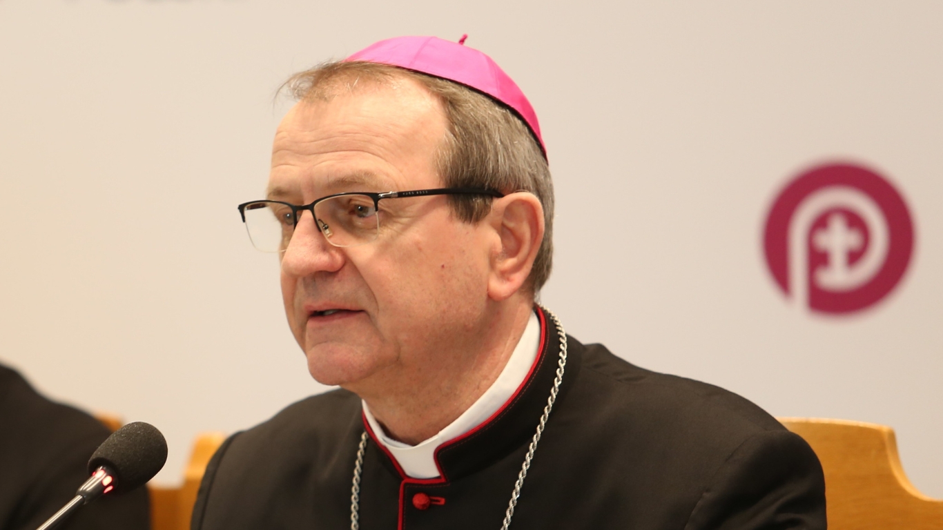 Abp Wojda w imieniu polskich biskupów prosi o modlitwę za papieża [ZOBACZ]